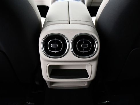 New 2026 Mercedes-Benz GLC 300 4MATIC image 17