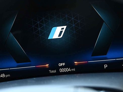 New 2026 BMW X5 xDrive50e w/ Executive Package image 32