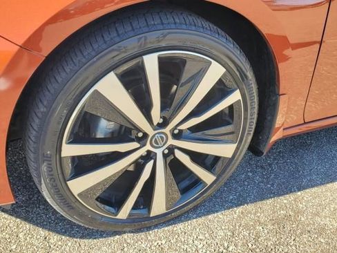 Used 2022 Nissan Altima 2.0 SR image 9