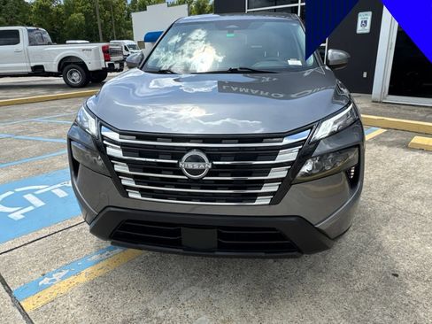 Used 2024 Nissan Rogue SV FWD image 9