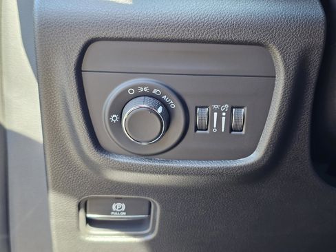 New 2025 Jeep Grand Cherokee L Altitude image 19