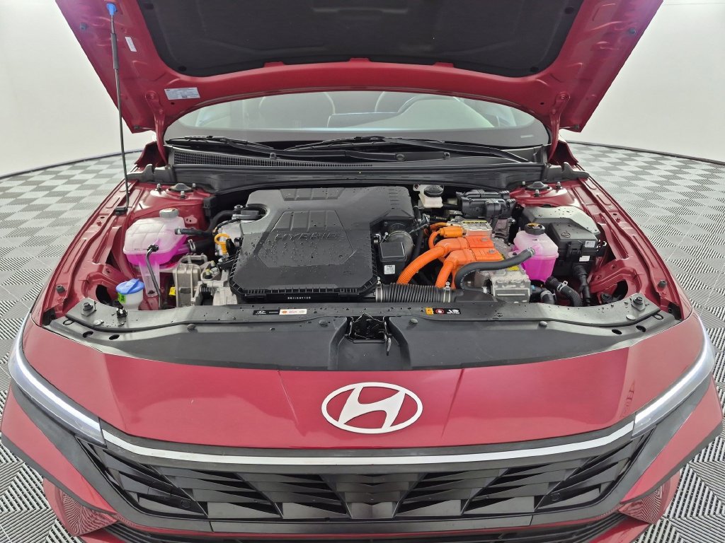 Used 2025 Hyundai Elantra SEL FWD image 40