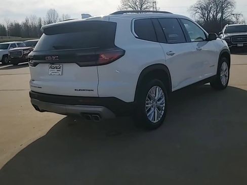 Used 2024 GMC Acadia Elevation image 8