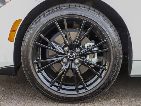 Used 2025 MAZDA MX-5 Miata Club RWD image 16