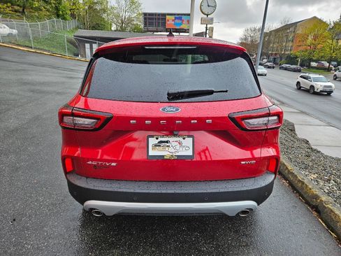 Used 2025 Ford Escape Active w/ Active Premium Tech Pack image 4