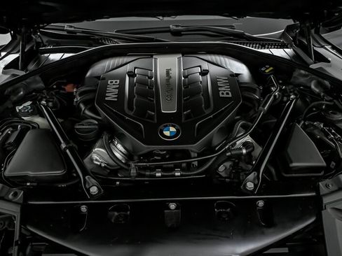 Used 2015 BMW 750i xDrive image 14