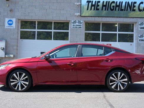 Used 2020 Nissan Altima 2.5 SR w/ Premium Package AWD/4WD image 2