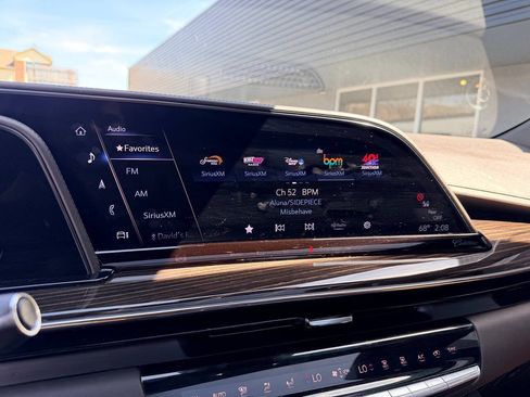 Used 2021 Cadillac Escalade Premium Luxury w/ Driver Assist Tech Package AWD/4WD image 8