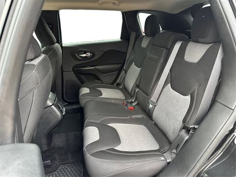 Used 2014 Jeep Cherokee Latitude w/ Cold Weather Group image 43