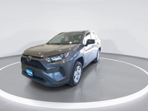 Used 2021 Toyota RAV4 LE AWD/4WD image 4