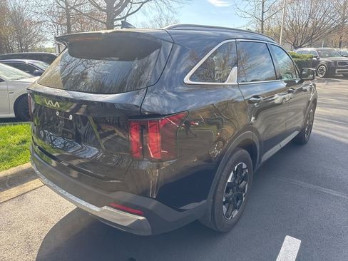 Used 2024 Kia Sorento S w/ Panoramic Sunroof Package image 18