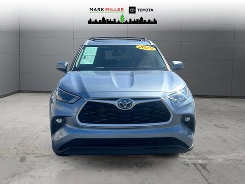 Used 2023 Toyota Highlander XLE image 8