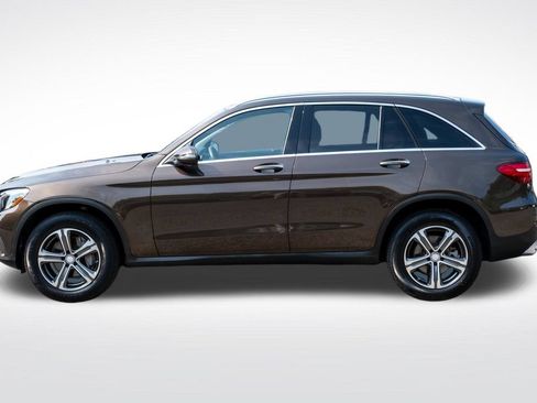 Used 2017 Mercedes-Benz GLC 300 4MATIC image 3