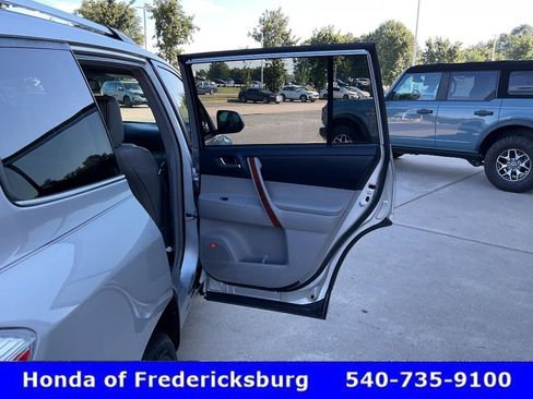 Used 2013 Toyota Highlander Limited FWD image 18