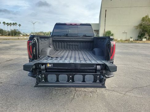 Used 2024 GMC Sierra 2500 AT4 w/ AT4 Premium Plus Package image 8