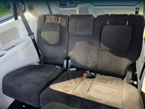 Used 2013 Dodge Grand Caravan SE FWD image 12