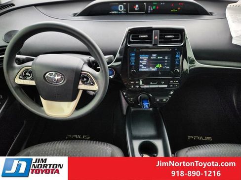 Used 2018 Toyota Prius Two w/ Prius Two Safety Plus Package FWD image 26