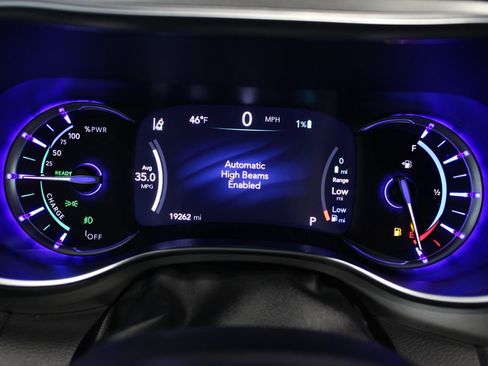 Used 2024 Chrysler Pacifica Pinnacle image 5