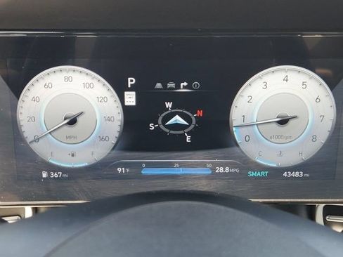 Used 2025 Hyundai Elantra Limited FWD image 13