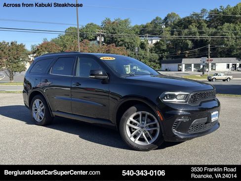 Used 2023 Dodge Durango GT image 2