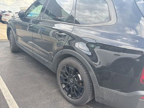 Used 2022 Kia Telluride EX w/ EX Premium Package image 4