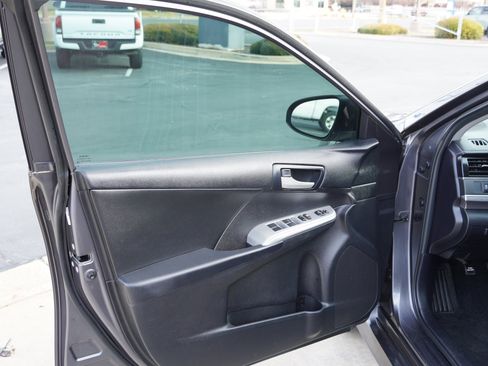 Used 2013 Toyota Camry SE image 18