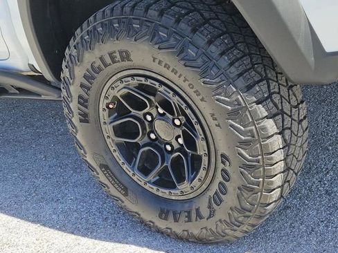 Used 2024 Chevrolet Colorado ZR2 w/ ZR2 Bison Edition image 10