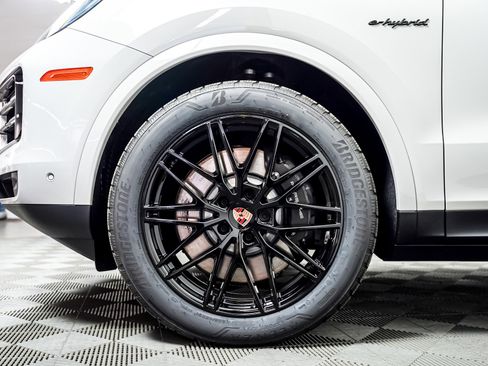 New 2026 Porsche Cayenne GTS AWD/4WD image 14