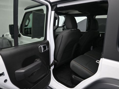 Used 2024 Jeep Wrangler Unlimited AWD/4WD image 11