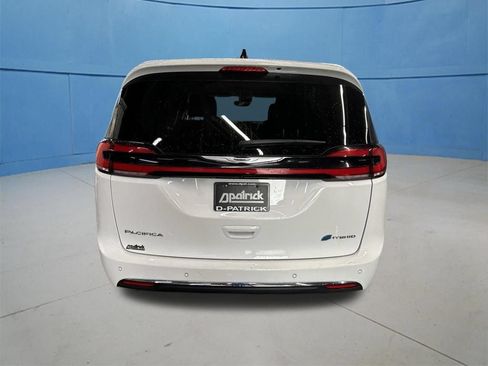 Used 2024 Chrysler Pacifica Limited FWD image 10
