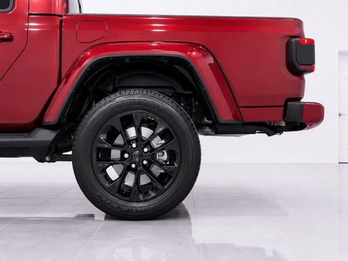 Used 2021 Jeep Gladiator Overland AWD/4WD image 8