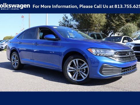 Certified 2023 Volkswagen Jetta SE image 1