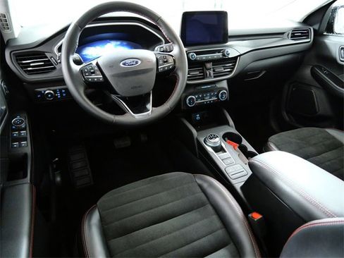 Certified 2022 Ford Escape SEL w/ Technology Package image 4