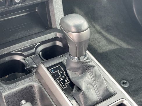 Used 2022 Toyota Tacoma Limited image 17