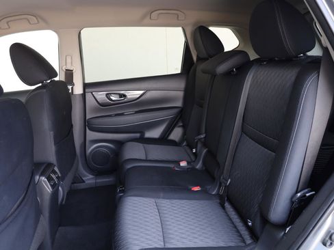 Used 2019 Nissan Rogue SV AWD/4WD image 19