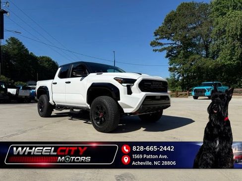 Used 2025 Toyota Tacoma TRD Pro AWD/4WD image 1