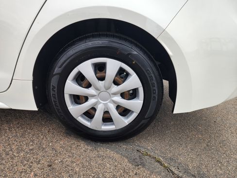 Used 2020 Toyota Corolla L image 8