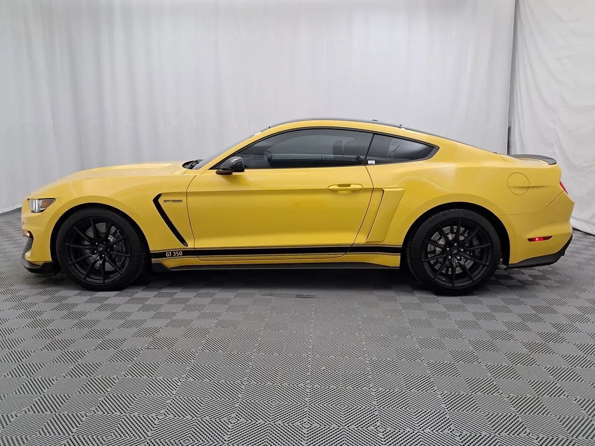 Used 2016 Ford Mustang Shelby GT350 w/ Technology Package RWD image 5