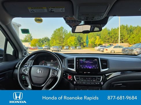 Used 2016 Honda Pilot Touring image 11