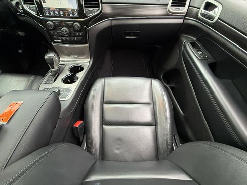 Used 2021 Jeep Grand Cherokee Limited image 25
