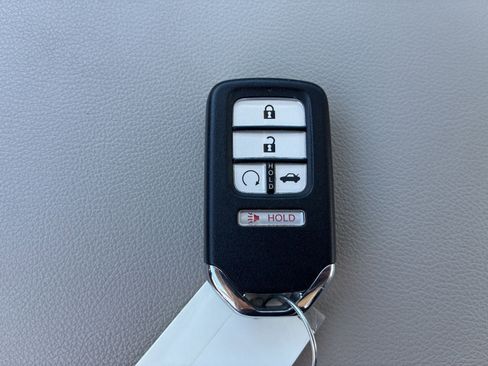 Used 2020 Honda Accord Touring image 29