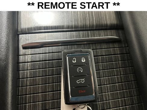 Certified 2024 Jeep Wagoneer Series II w/ Flexible Seating Group AWD/4WD image 19