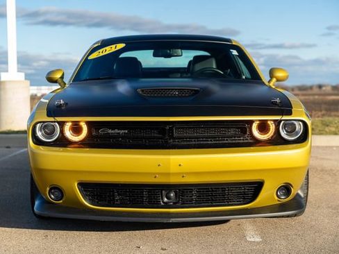 Used 2021 Dodge Challenger R/T Scat Pack w/ T/A Package image 2