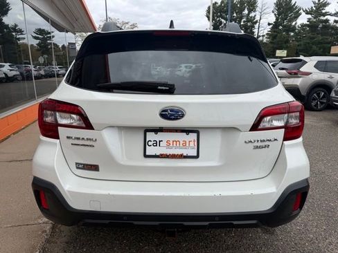 Used 2019 Subaru Outback 3.6R Limited AWD/4WD image 6