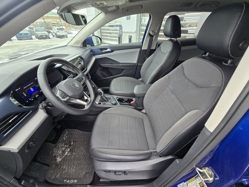 Used 2022 Volkswagen Taos SE w/ Panoramic Sunroof Package image 15