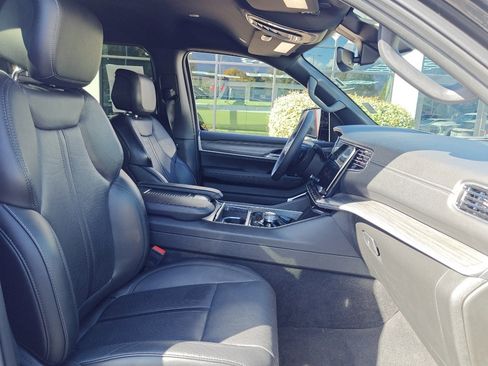 Used 2024 Jeep Wagoneer L Series III w/ Flexible Seating Group image 28