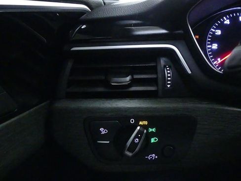 Used 2022 Audi A4 2.0T Premium w/ Convenience Package image 20