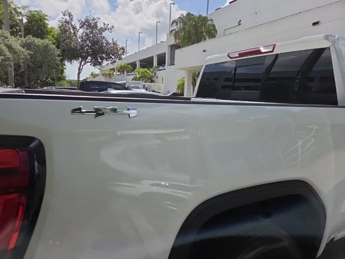 Used 2025 GMC Sierra 1500 Elevation w/ Preferred Package AWD/4WD image 7