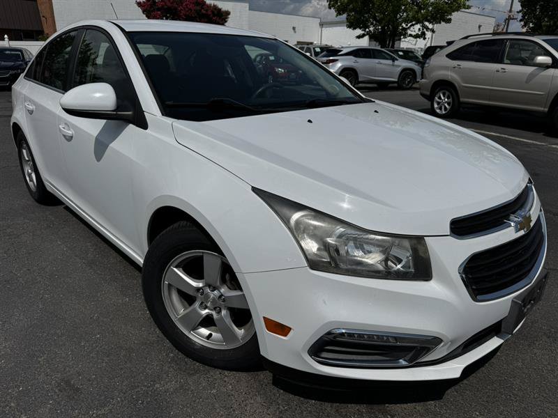 Used 2015 Chevrolet Cruze LT FWD image 3