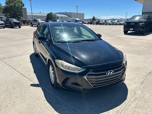 Used 2017 Hyundai Elantra SE FWD image 8
